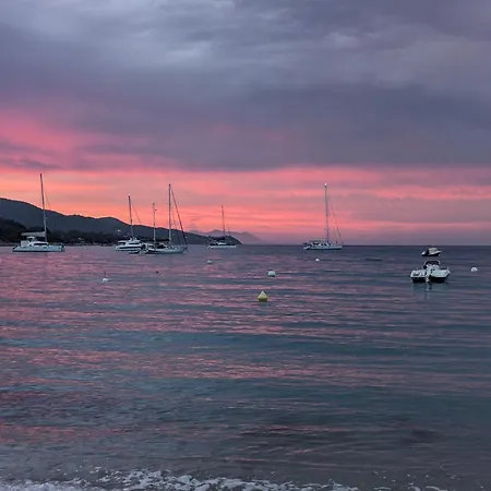 U Veniqui Semesterbostad *